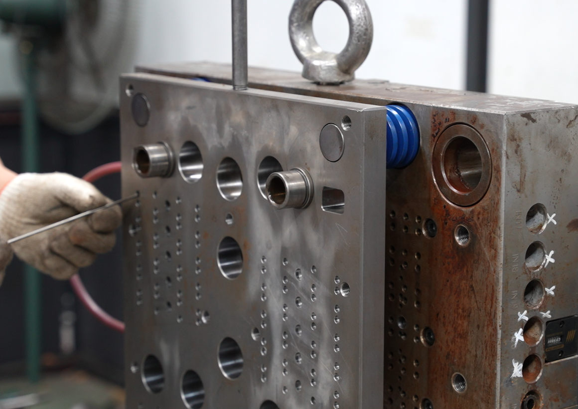 注塑模具首選鴻仁威爾 注塑模具首選鴻仁威爾