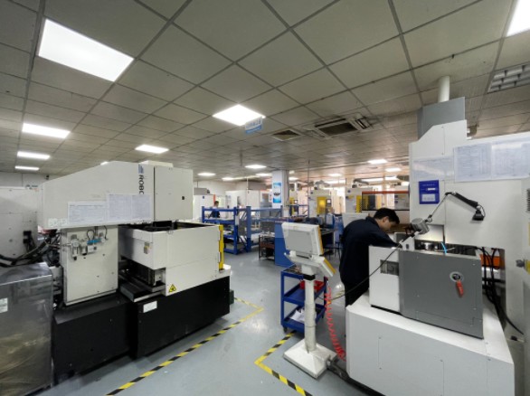 注塑模具首選鴻仁威爾 注塑模具首選鴻仁威爾