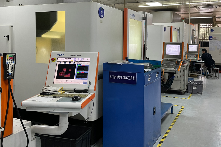 注塑模具首選鴻仁威爾