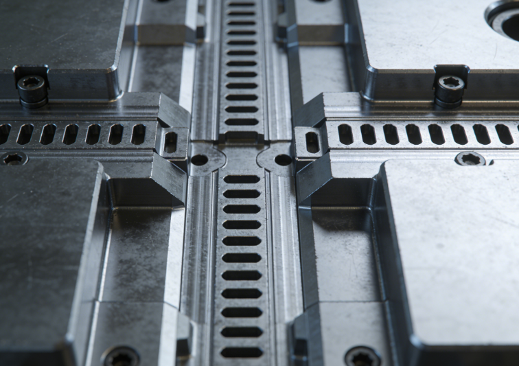 注塑模具首選鴻仁威爾 注塑模具首選鴻仁威爾