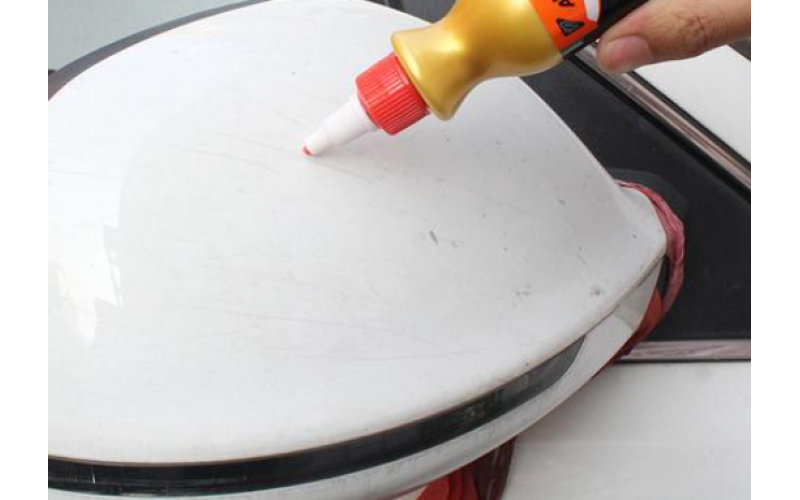 What are the additives for plastic surface scratch resistance?